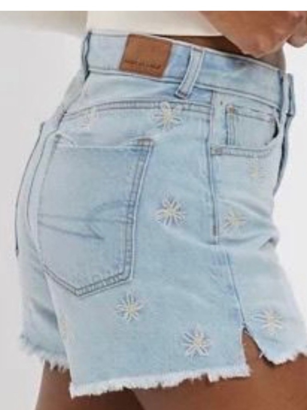AE American Eagle Daisy jean shorts vintage style high rise embroidered size 12